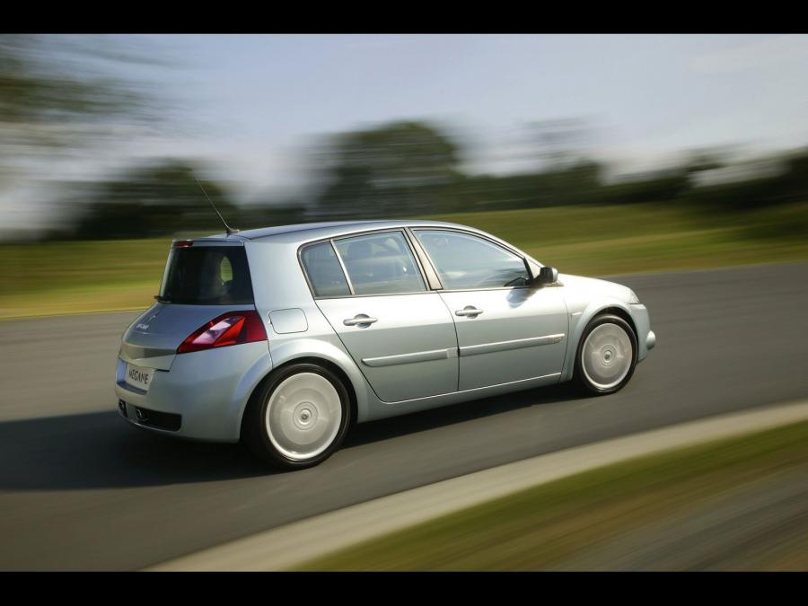  Renault Megane RS 2004 года  (фото 14 из 34)
